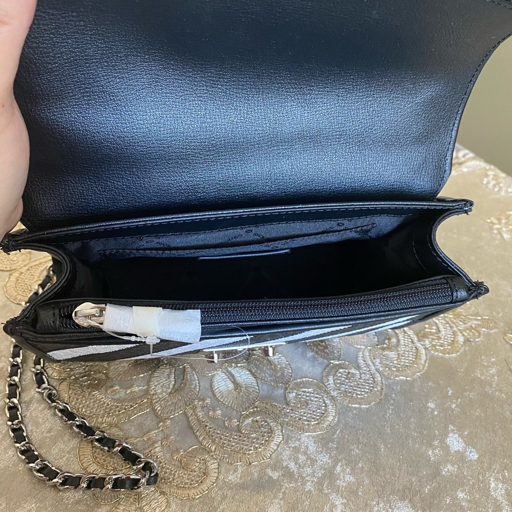 Michael Kors crossbody - Picture 6 of 9